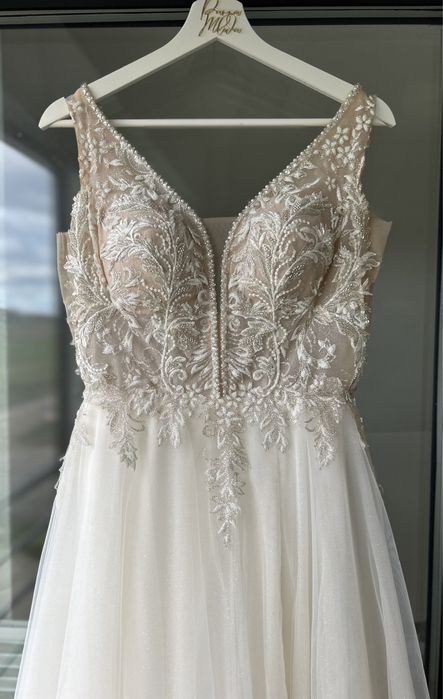 Suknia Ślubna literka ,,A” brzoskwiniowo brokatowy spód