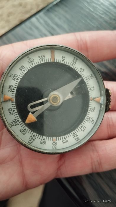Старий командирський компас СССР.