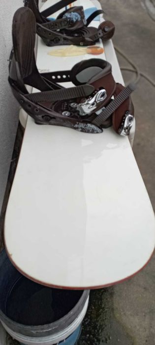 Prancha Snowboard Burton 143 (Modelo Feminino) + Fixações Burton Lexa