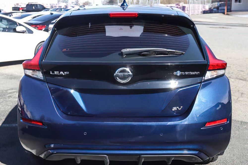 Nissan LEAF SV      2020