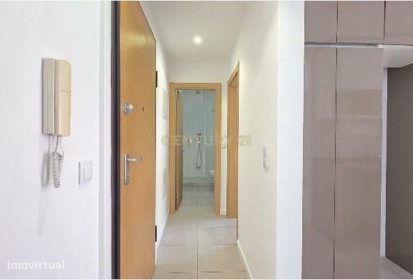 Apartamento T1 Totalmente Remodelado no Centro da Amadora