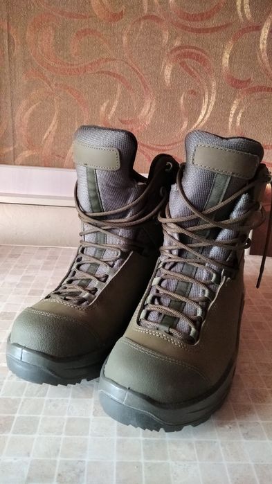 Продам зимові берці 43 розміру