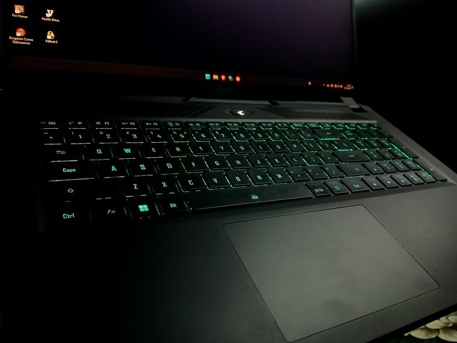 Laptop gamingowy Gigabyte AORUS 7 9K (Zielona Góra)
