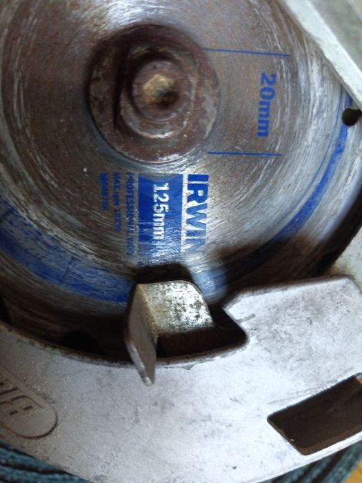 Narzędzia piła najazdowa Black decker