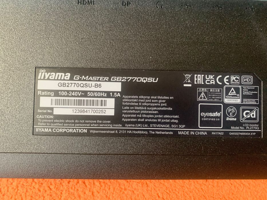 ZESTAW 5 monitorów plus uchwyty