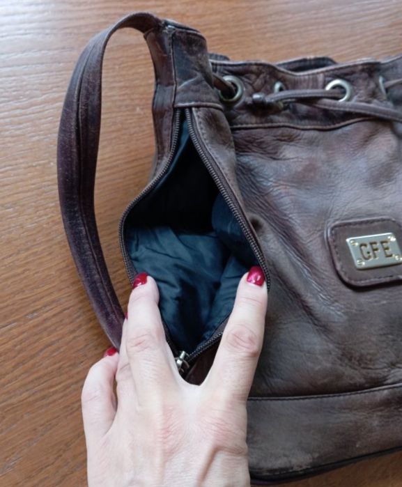 Brązowa torebka worek Bug skóra