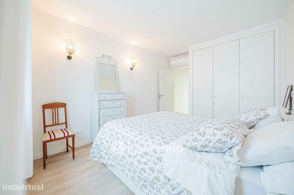 Apartamento T2 moderno, com estacionamento, na Alta de Lisboa