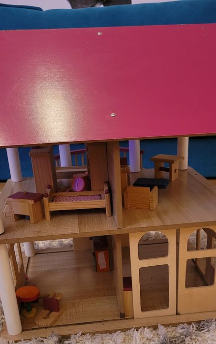 Domek drewniany dla dziewczynki