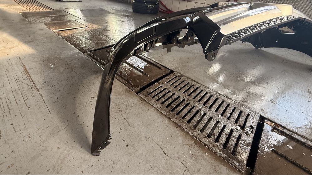 Бампер передній Merecedes Gl x166