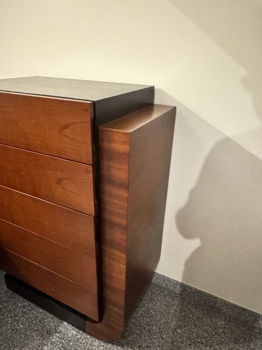 Camiseiro em madeira