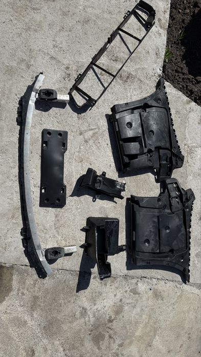 Нижній підсилювач BMW G30/G31