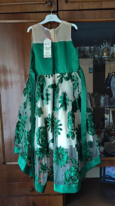 Продам випускне плаття на дівчинку