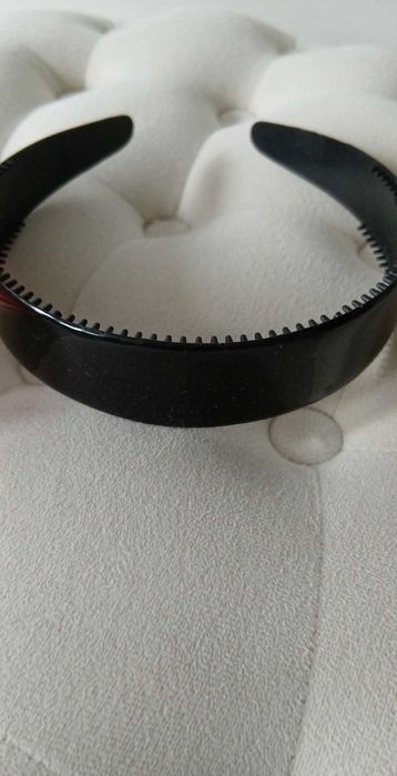 2 plastikowe opaski na głowę