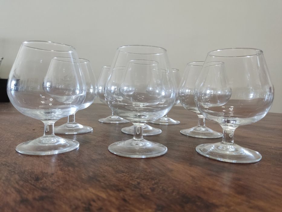 Copos de conhaque64584693237505121