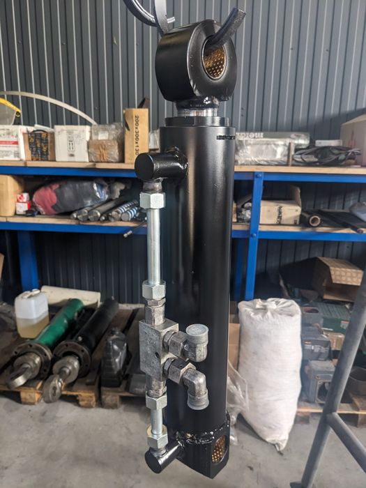 Ремонт гідроциліндрів будь-якої складності — Швидко та з Гарантією