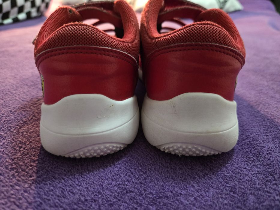 Skórzane buty Puma Ferrari Formuła 1 na rzepy rozm. 31