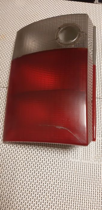 Задній правий ліхтар Ауді 80 б4