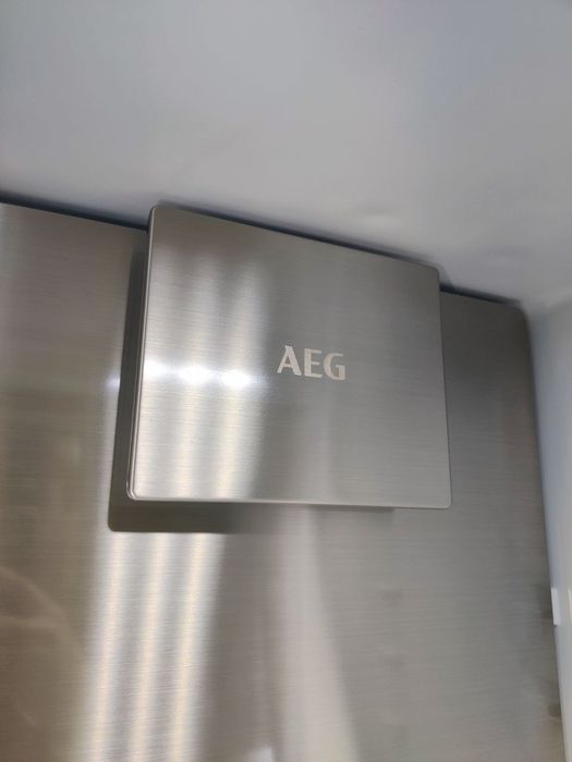 Нестандартний, Високий AEG™! Максимальний ТОП! Новий вбудований холодильник AEG™ NSC8M191DS. ITALY