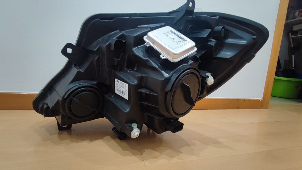Farol Mercedes bi xenon