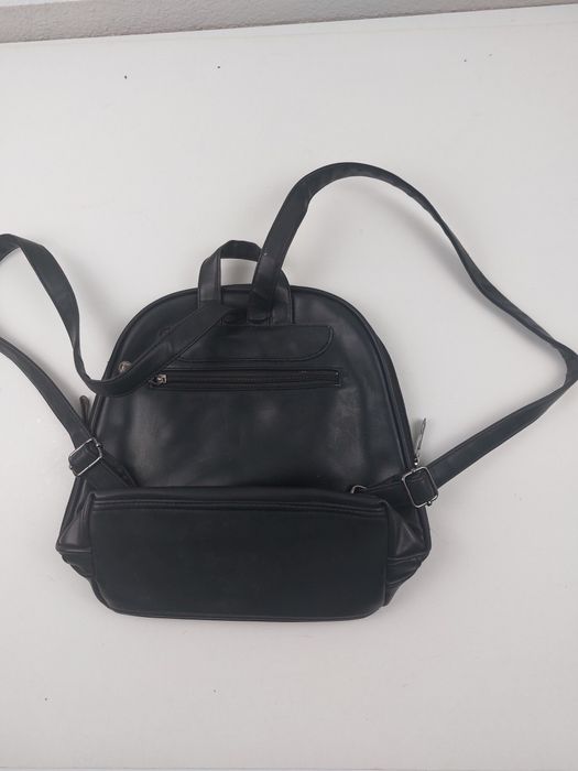 Mochila preta senhora