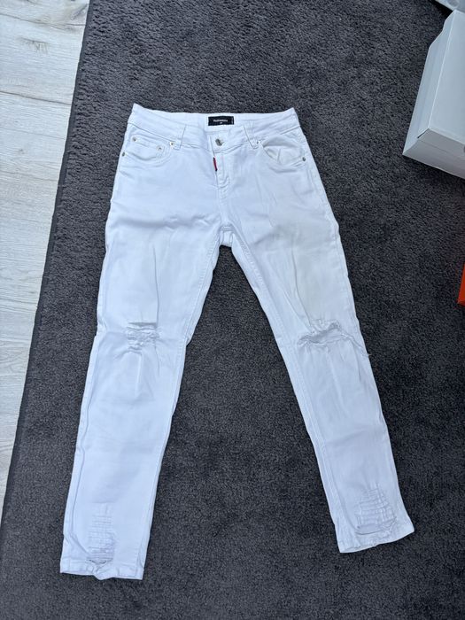 Spodnie jeansowe marki Dsquared2