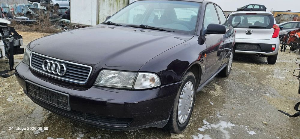 Audi A4 B5 1,6 8V 74kW 101KM 1996r lakier LY3K silnik ADP