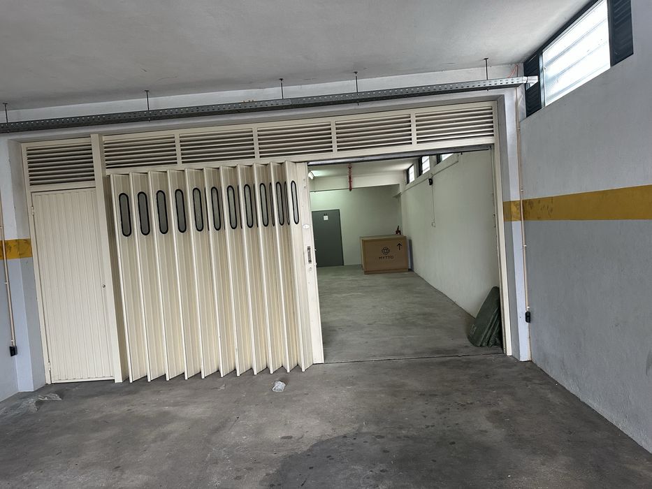 Armazem - box - arrumos - self storage
