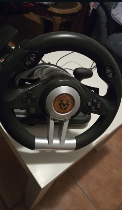 Volante Krom K-Wheel + Pedais – PS4 / PS3 / Xbox One