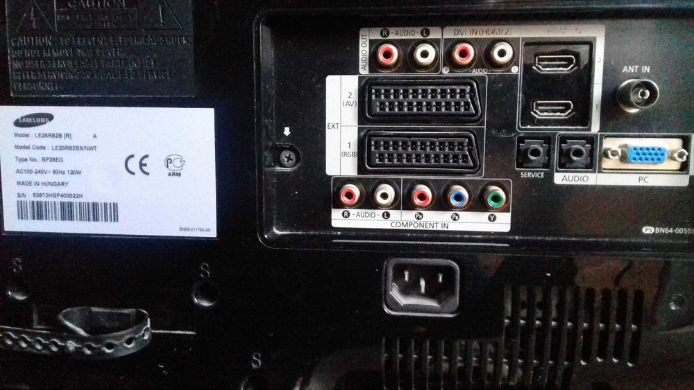 Телевизор рабочий, но с разбитым экраном