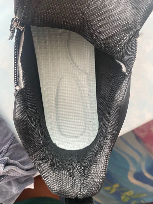 Чоловічі кросівки