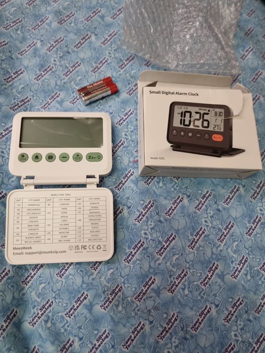 Nowy Small Digital Alarm Clock