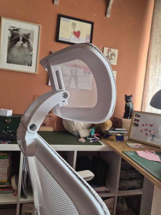 Cadeira secretária gatinha ergonómica
