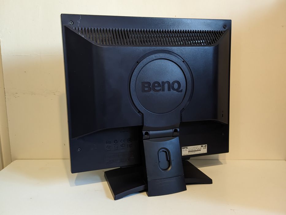 Монитор Banq Q7T4