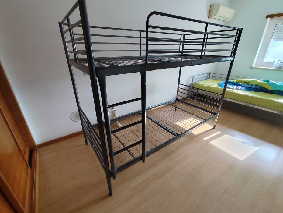 Beliche metalico IKEA ( Svärta)