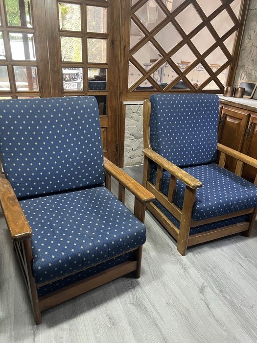 Sofa cama + 2 sofas pequenos (poltrona)