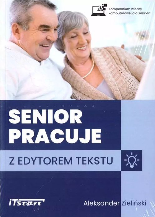 Senior Pracuje Z Edytorem Tekstu. Nowy Produkt