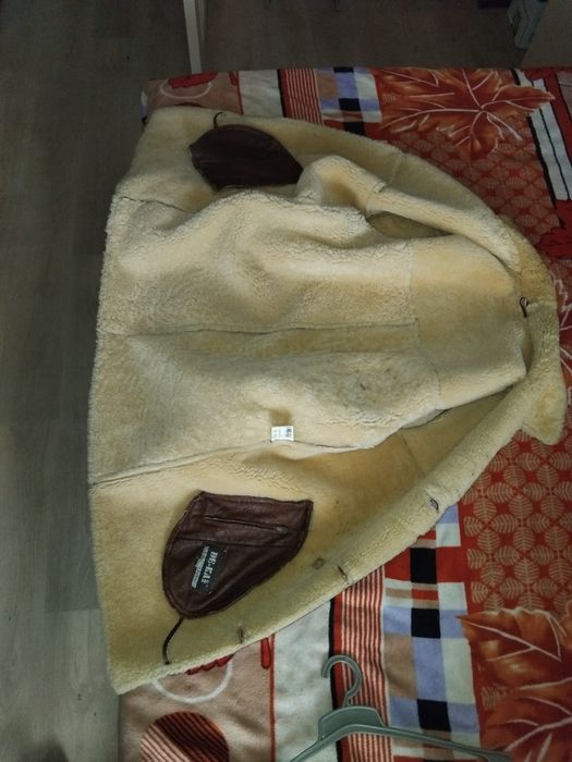 Продам натуральную мужскую дубленку на овчине