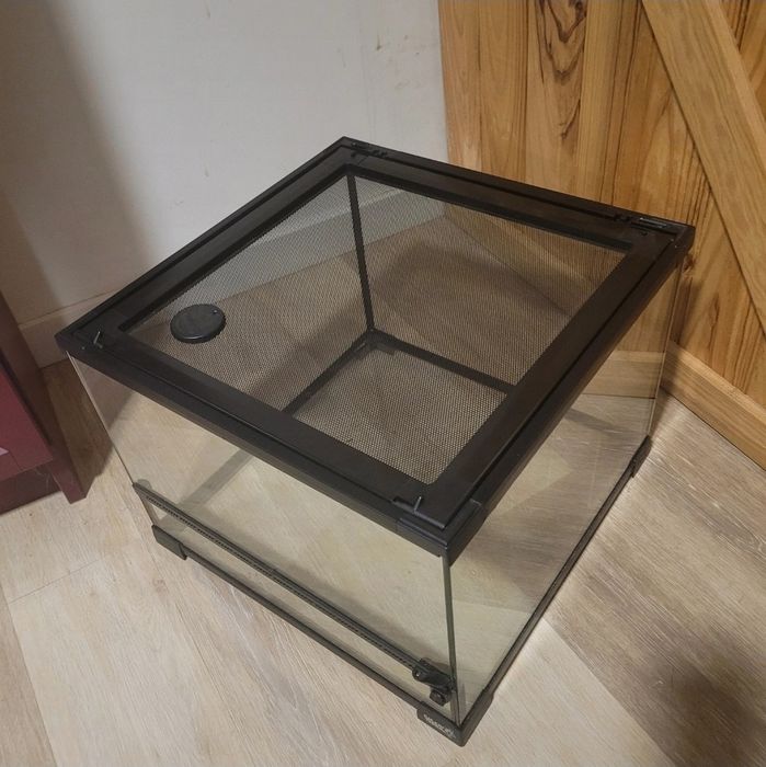 Terrario médio de animais exóticos