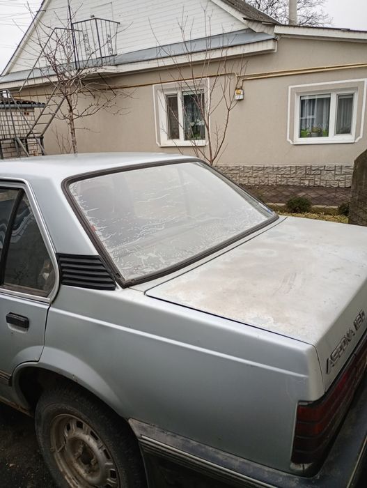 Opel ascona 1985 року