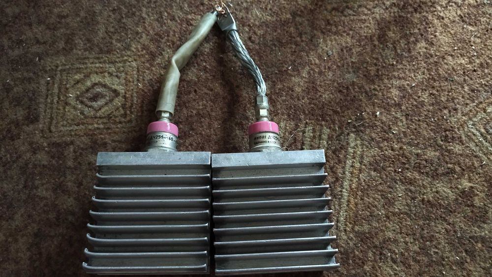 Диоды частотные ДЧ251-160Х-10 обратные с радиаторами и Д161-250-10: 250 ...