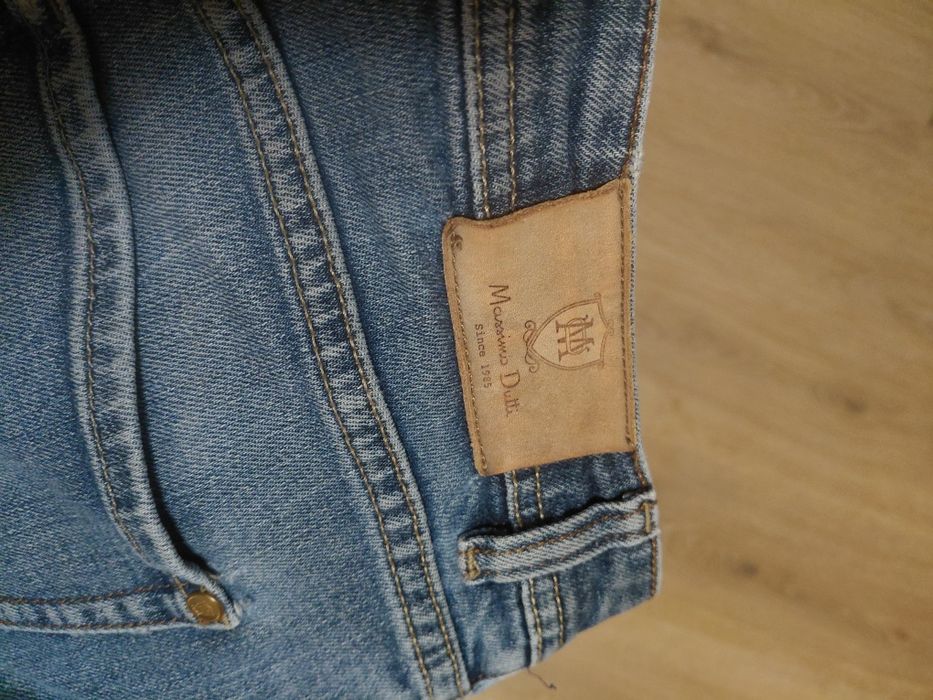 Jeansy Massimo Dutti