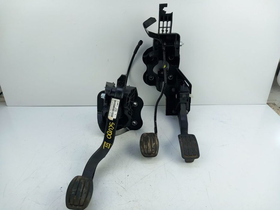 pedał gazu sprzęgła hamulca scudo iii expert jumpy vivaro c 2022r 9817