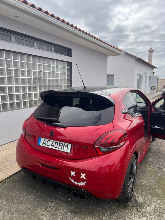Pegeot 208 gti 200cv