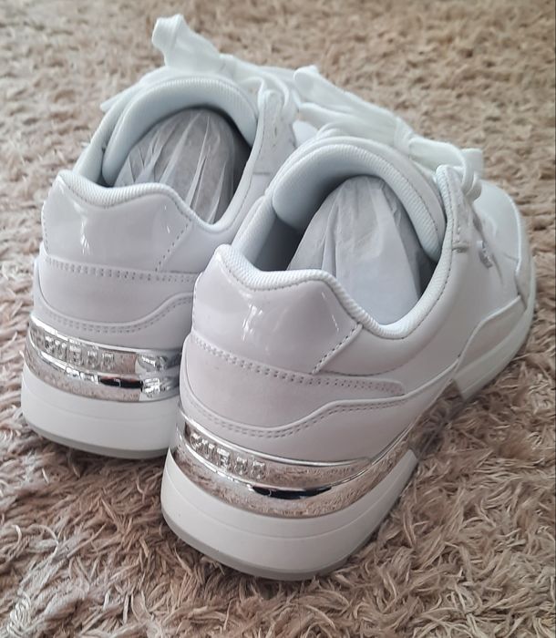 Sneakersy Guess białe