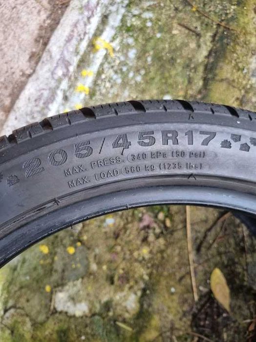 2 Pneus  Dunlop SP Winter Sport 4D com 2 mil km  205   45   17