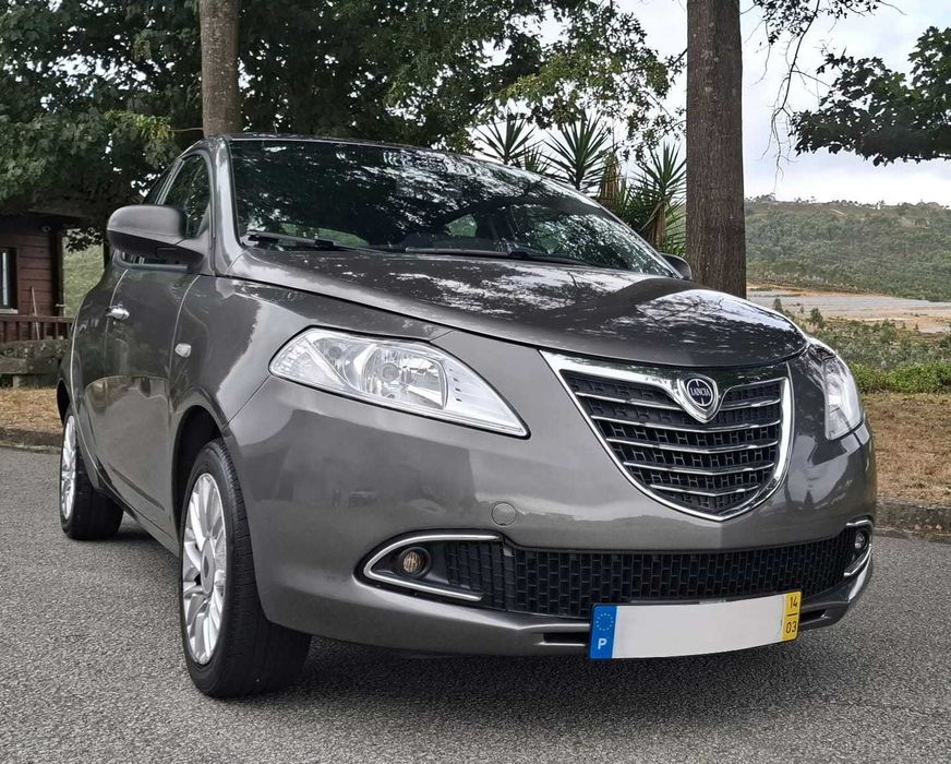 Lancia Ypsilon 1.2 S&S Gold Garantia Incluída