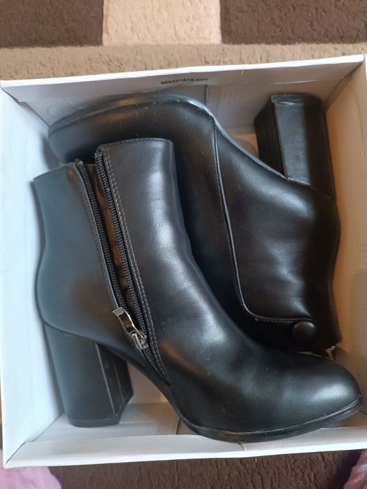 Продам ботінки,черевики