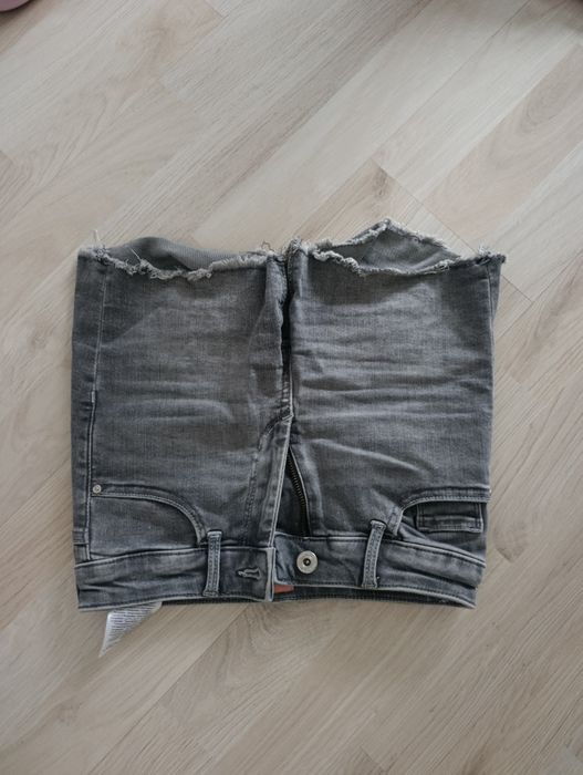 Spodnie  i spodenki jeansowe