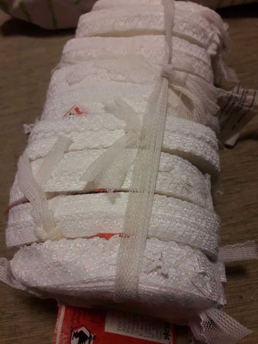 Кружево с этикетками 1990 год. Есть разные размеры и рисунки