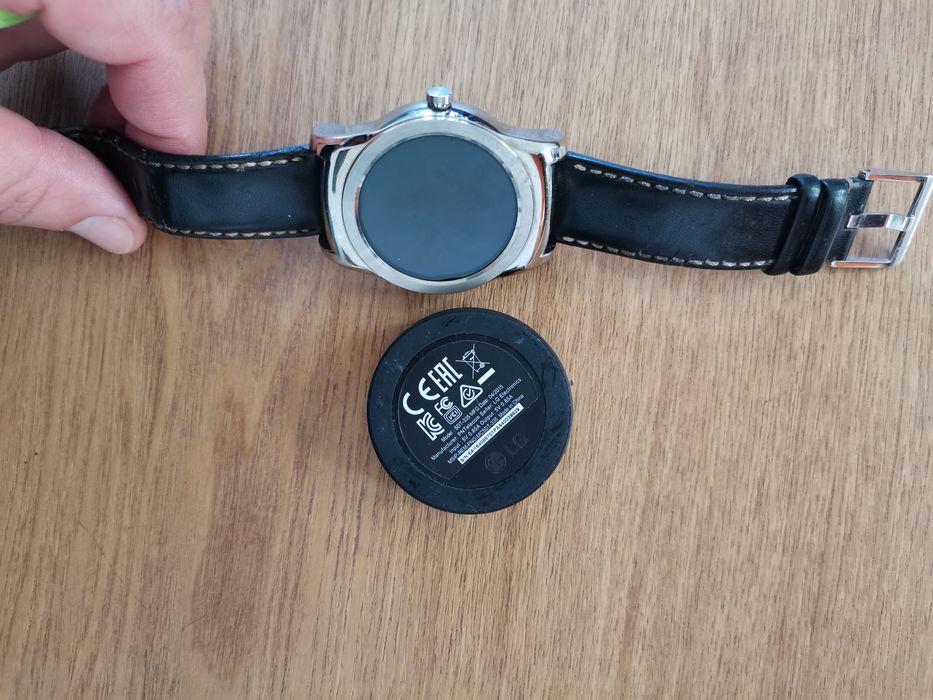 LG Smartwatch with Faulty Battery Due to Replacement64584337489795122